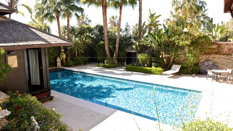 Marbella - Puerto Banus, Stunning ground floor duplex in Laguna de Banus with private pool