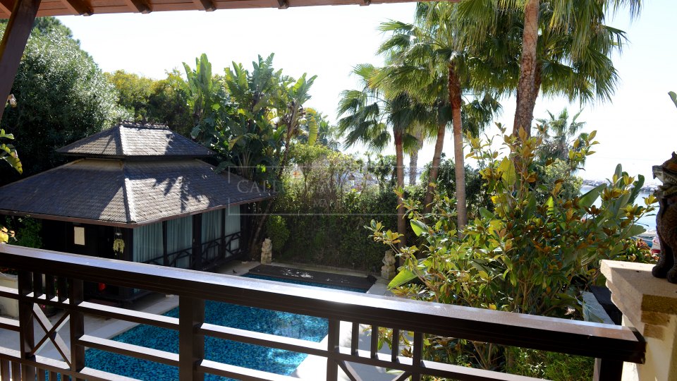 Marbella - Puerto Banus, Stunning ground floor duplex in Laguna de Banus with private pool