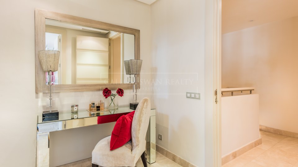 Marbella Golden Mile, Charming Duplex penthouse in La Trinidad with stunning sea views