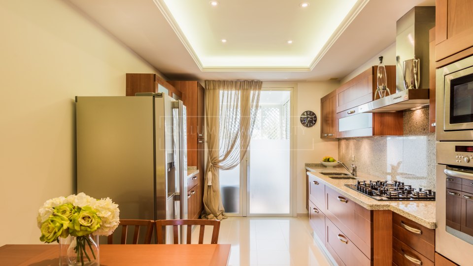 Marbella Golden Mile, Charming Duplex penthouse in La Trinidad with stunning sea views