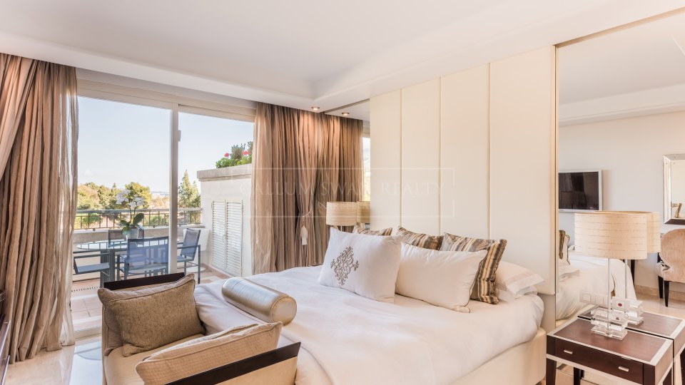 Marbella Golden Mile, Charming Duplex penthouse in La Trinidad with stunning sea views