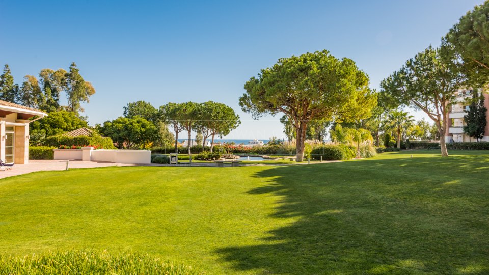 Marbella Golden Mile, Charming Duplex penthouse in La Trinidad with stunning sea views