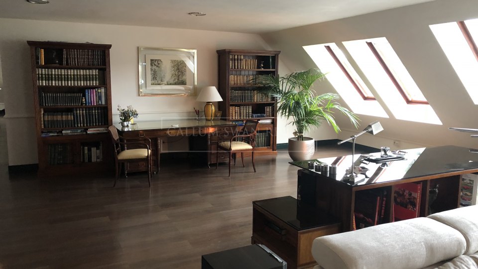Marbella Est, Maison de luxe dans une communauté privée fermée en bordure du parcours de golf Rio Real