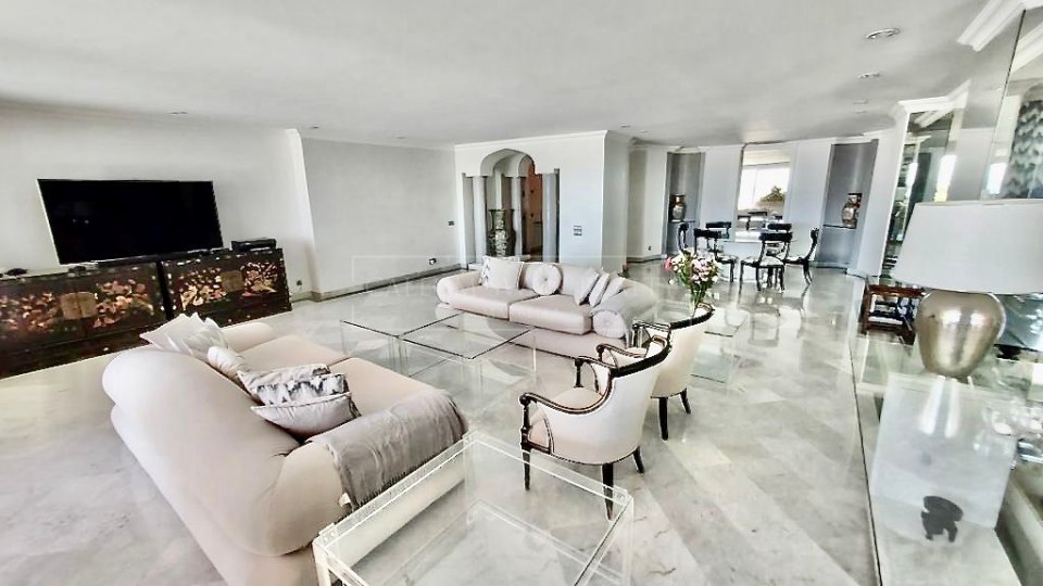 Marbella - Puerto Banus, Apartamento de lujo en primera línea de playa en Puerto Banús