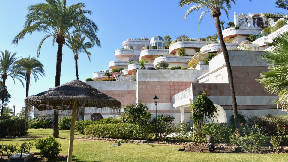 Marbella - Puerto Banus, Apartamento de lujo en primera línea de playa en Puerto Banús
