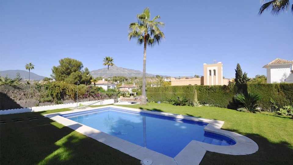 Nueva Andalucia, Charmante villa familiale à Nueva Andalucía pour location de courte durée