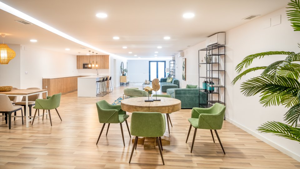 Estepona, Penthouse en bord de mer à Estepona avec une vue imprenable sur la mer