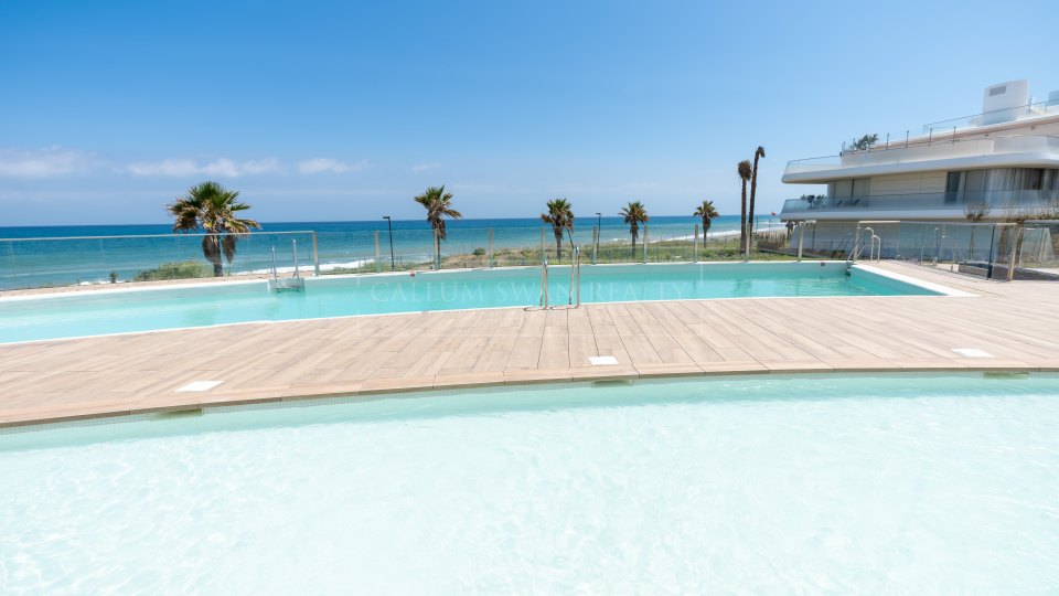 Estepona, Penthouse en bord de mer à Estepona avec une vue imprenable sur la mer