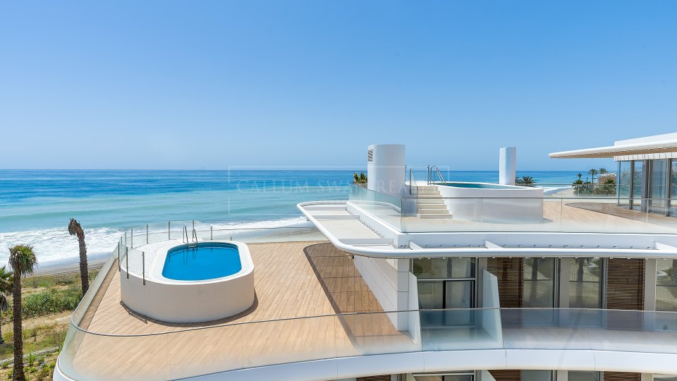 Estepona, Penthouse en bord de mer à Estepona avec une vue imprenable sur la mer