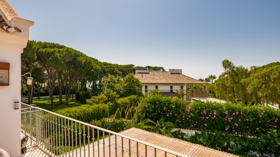 Marbella Golden Mile, Villa de lujo en alquiler en Marbella Club con un encanto tradicional Marbellí