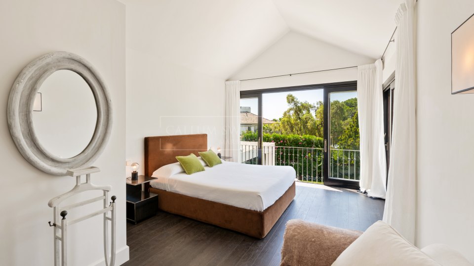 Marbella Golden Mile, Villa de lujo en alquiler en Marbella Club con un encanto tradicional Marbellí