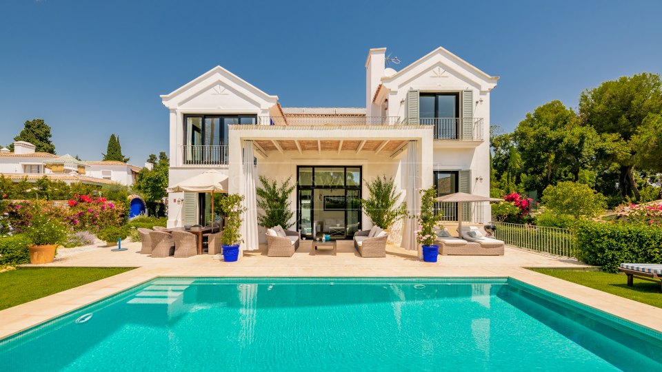 Marbella Golden Mile, Villa de lujo en alquiler en Marbella Club con un encanto tradicional Marbellí