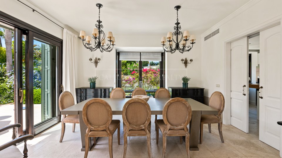 Marbella Golden Mile, Villa de lujo en alquiler en Marbella Club con un encanto tradicional Marbellí