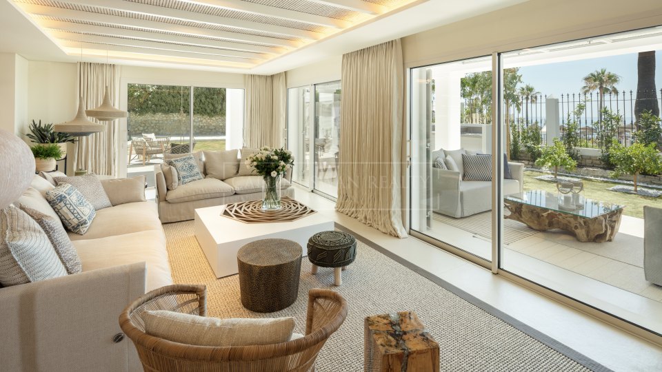 Marbella Golden Mile, Cautivadora villa de lujo frente al mar en puente romano, en la Milla de Oro