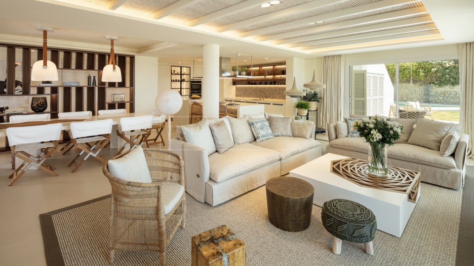 Marbella Golden Mile, Cautivadora villa de lujo frente al mar en puente romano, en la Milla de Oro