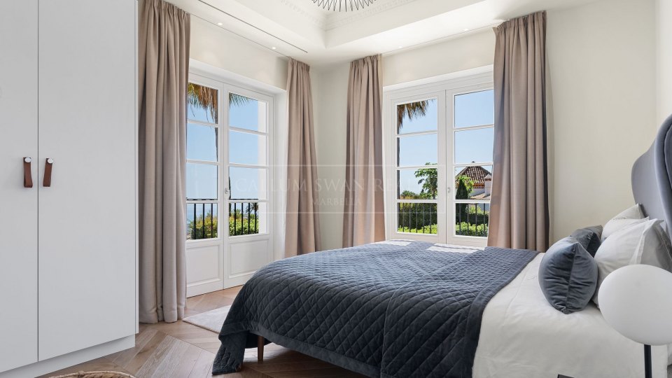 Marbella Golden Mile, Substantial luxury villa for sale in Sierra Blanca.