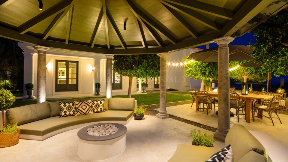 Marbella Golden Mile, Substantial luxury villa for sale in Sierra Blanca.