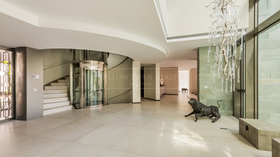 Marbella Golden Mile, Villa de lujo en Marbella Club a unos pasos de la playa