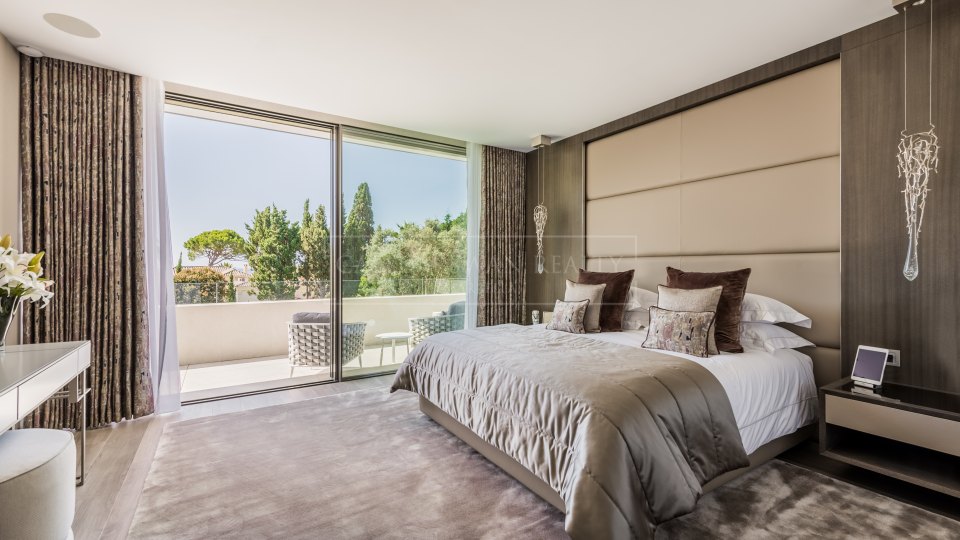 Marbella Golden Mile, Villa de lujo en Marbella Club a unos pasos de la playa