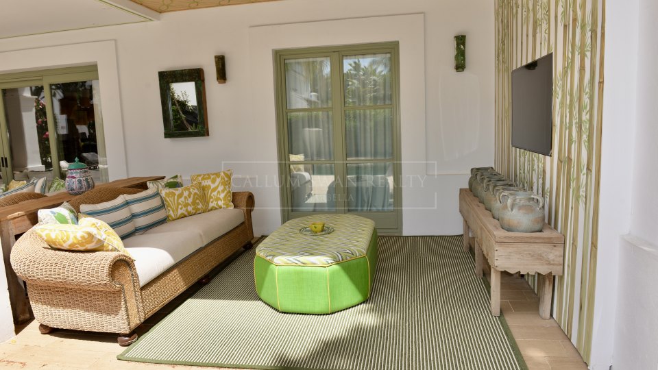 Marbella Golden Mile, Charming luxury beachside villa in the Marbella Club