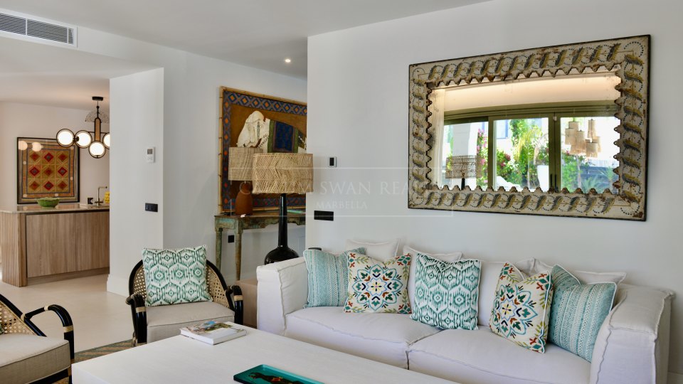 Marbella Golden Mile, Charming luxury beachside villa in the Marbella Club