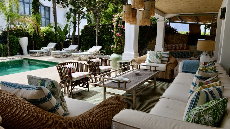 Marbella Golden Mile, Charming luxury beachside villa in the Marbella Club