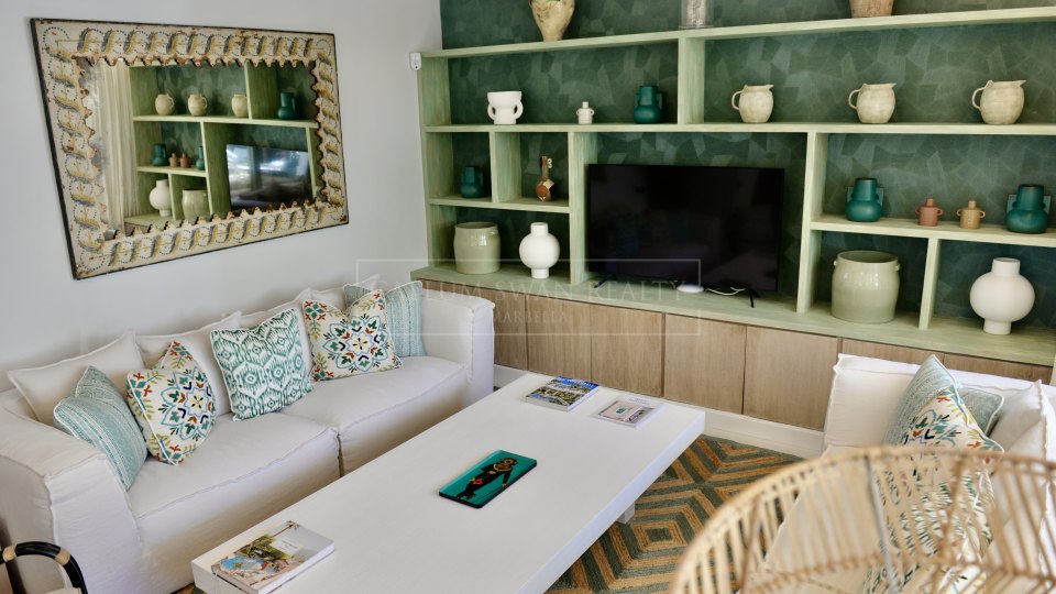 Marbella Golden Mile, Charming luxury beachside villa in the Marbella Club
