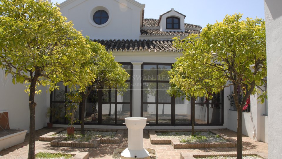 San Pedro de Alcantara, Villa de style méditerranéen à vendre à Guadalmina Baja, Marbella