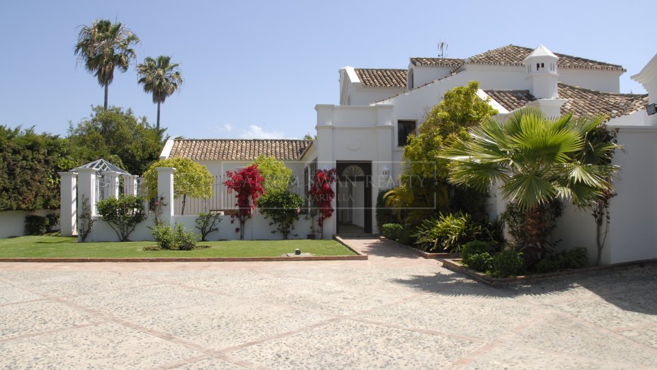 Villa de style méditerranéen à vendre à Guadalmina Baja, Marbella