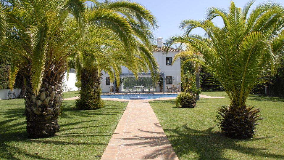 San Pedro de Alcantara, Villa de style méditerranéen à vendre à Guadalmina Baja, Marbella