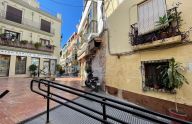 Corner townhouse with 3 floors and 3 bedrooms in Marbella town center