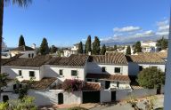 Espléndido apartamento de 2 dormitorios con vistas al mar en Nueva Andalucía, Marbella