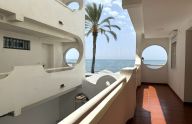 Spectacular beachfront apartment in San Pedro de Alcántara, Marbella