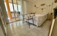 Sunny 3 bedroom apartment in Las Lomas del Olivar, Marbella