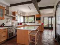 Villa for sale in Istan