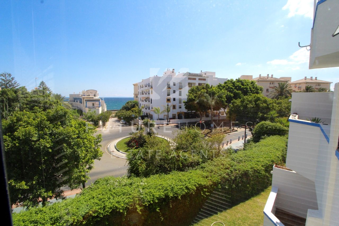 Sunny two bedroom apartment next to Estepona port!