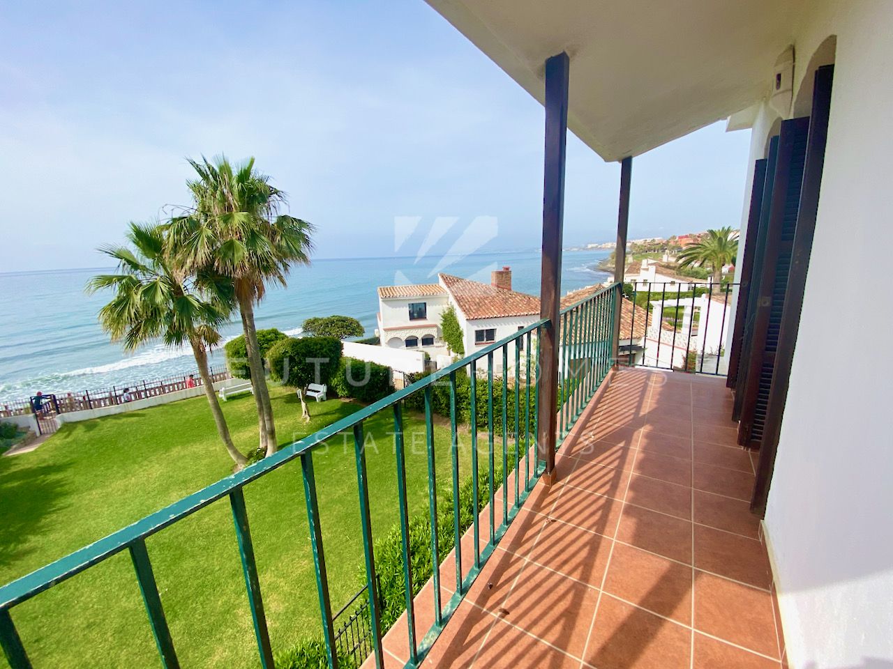 Spectacular frontline beach townhouse for sale in Estepona