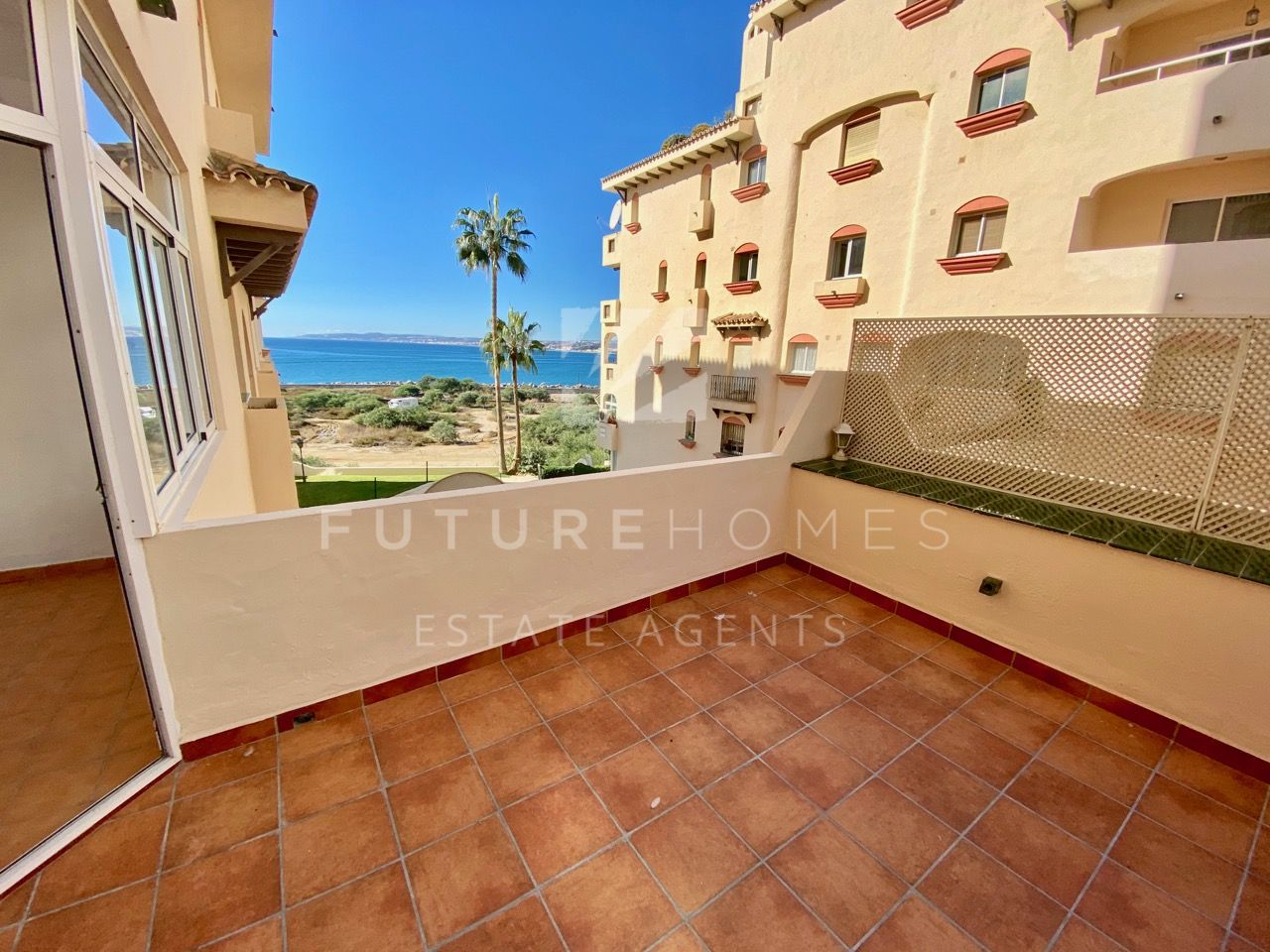 Estepona Port! One bedroom apartment with sea views and garage!