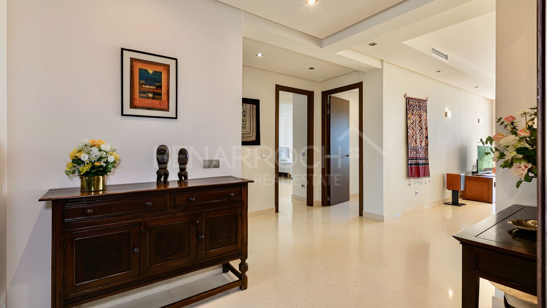 Apartamento en planta baja en Mirador del Paraiso, Benahavis