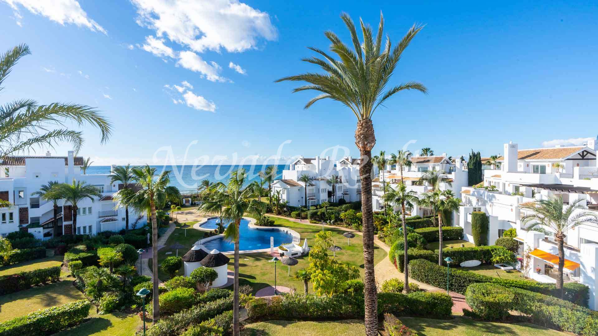 													Beachfront penthouse with sea views next to Río Real Golf for sale
											