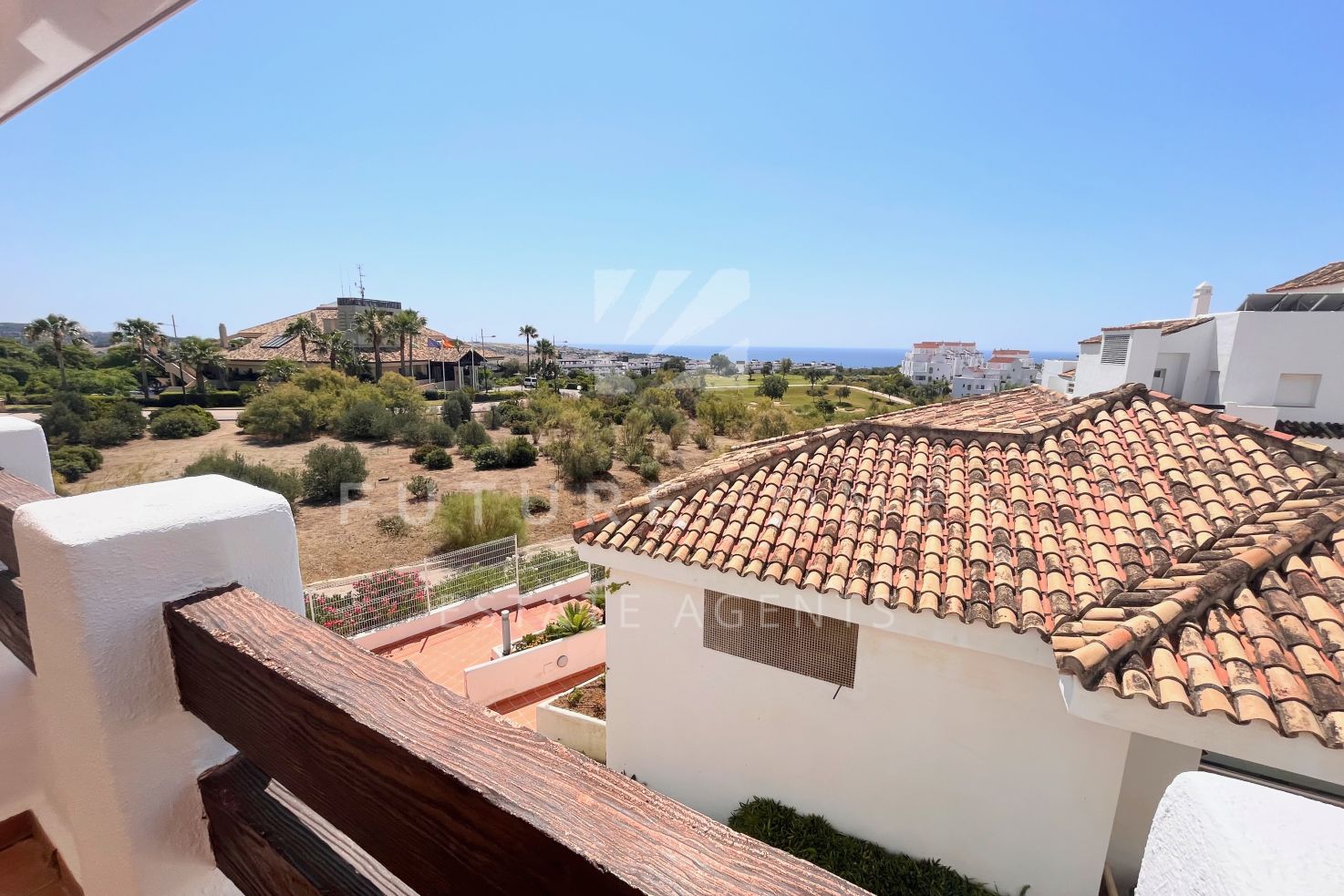 Spacious apartment in Valle Romano with large terrace and open views to the golf course and the sea