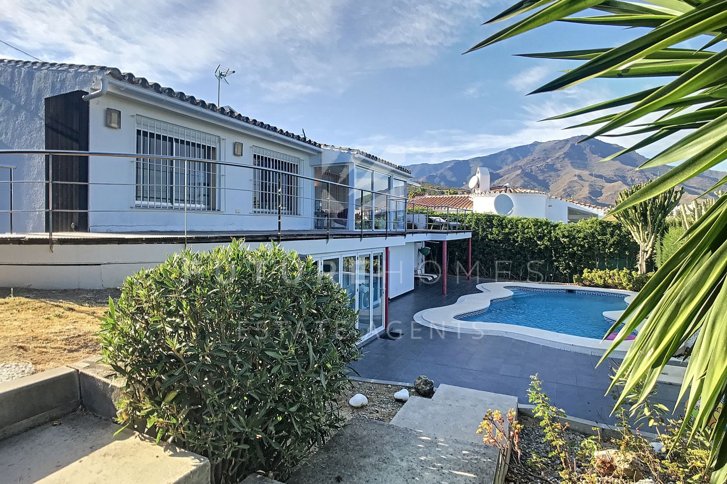 https://www.futurehomesspain.com/en-286-00483P_villa-valle+romano-estepona.html
