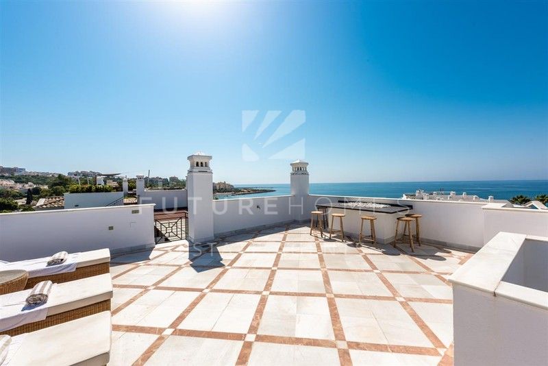 http://www.futurehomesspain.com/en-286-00455P_penthouse-doncella+beach-estepona.html