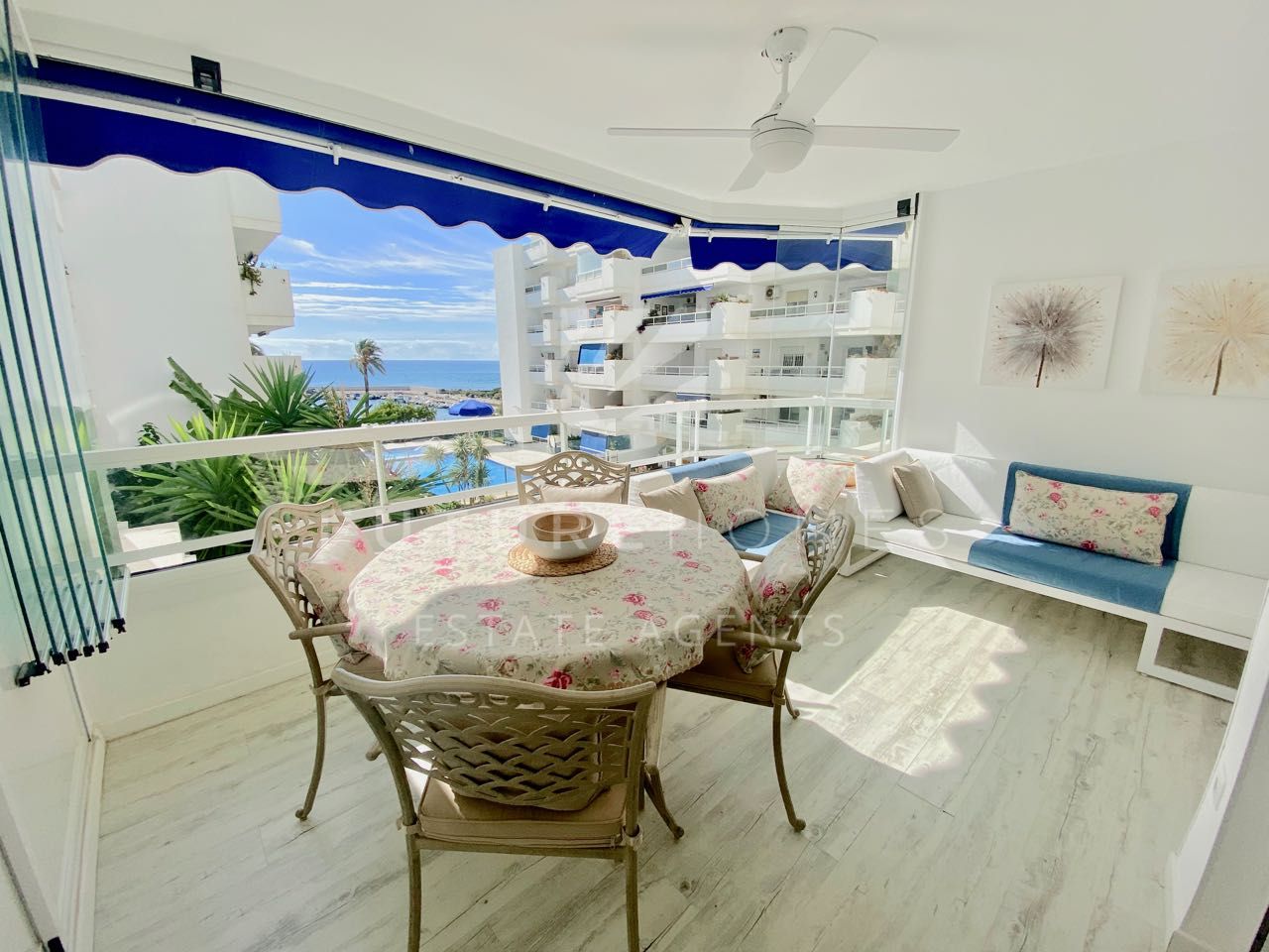 Apartamento en venta con vistas al mar en el puerto de Estepona