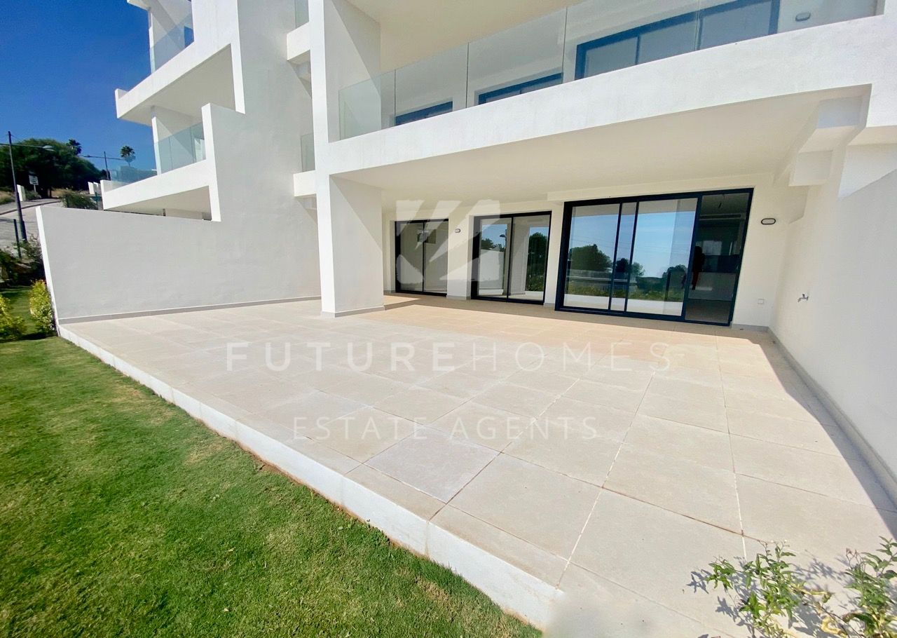 http://www.futurehomesspain.com/es-286-00465P_apartamento+planta+baja-estepona+golf-estepona.html