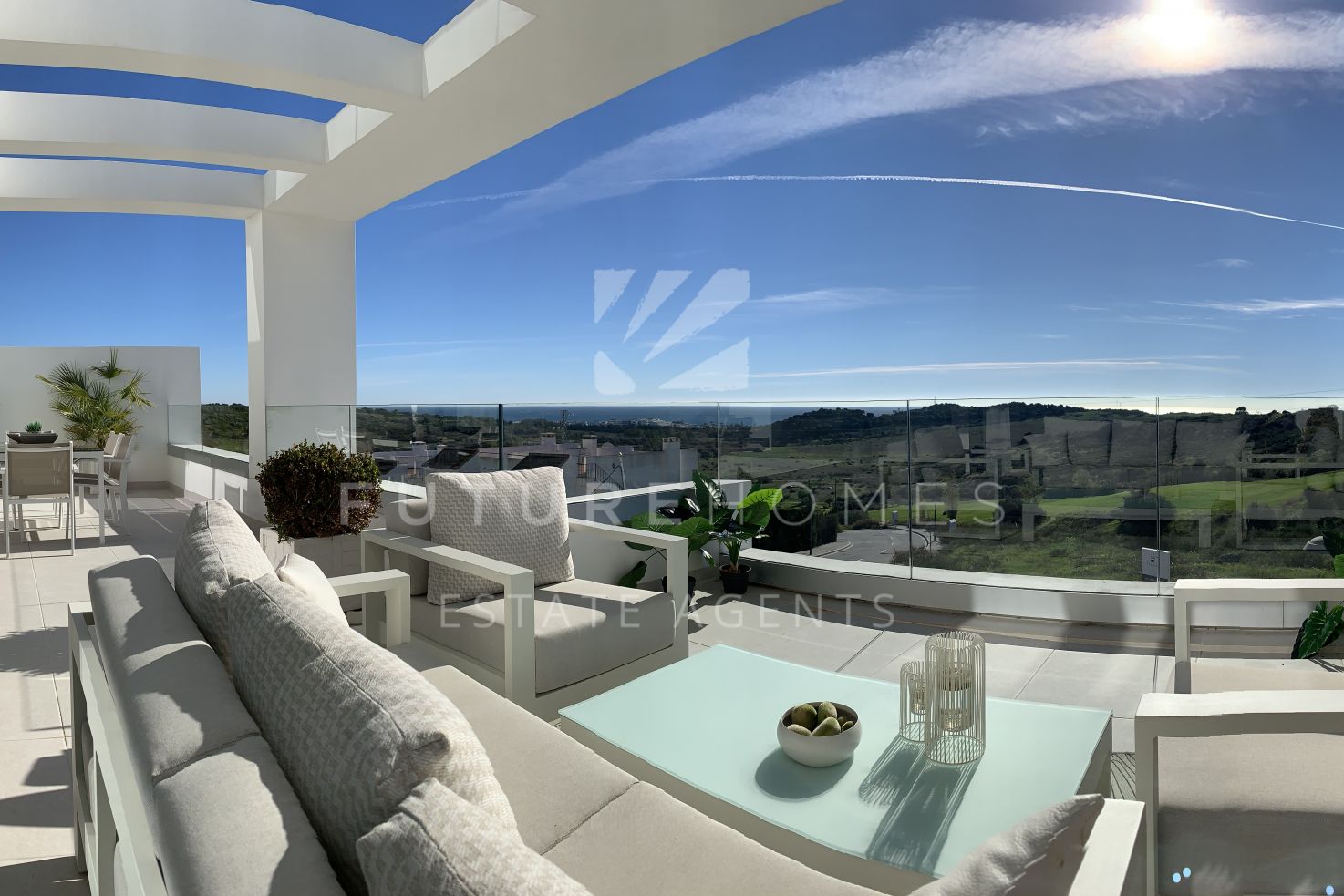 BRAND NEW exclusive apartments with golf and sea views in Estepona Golf!