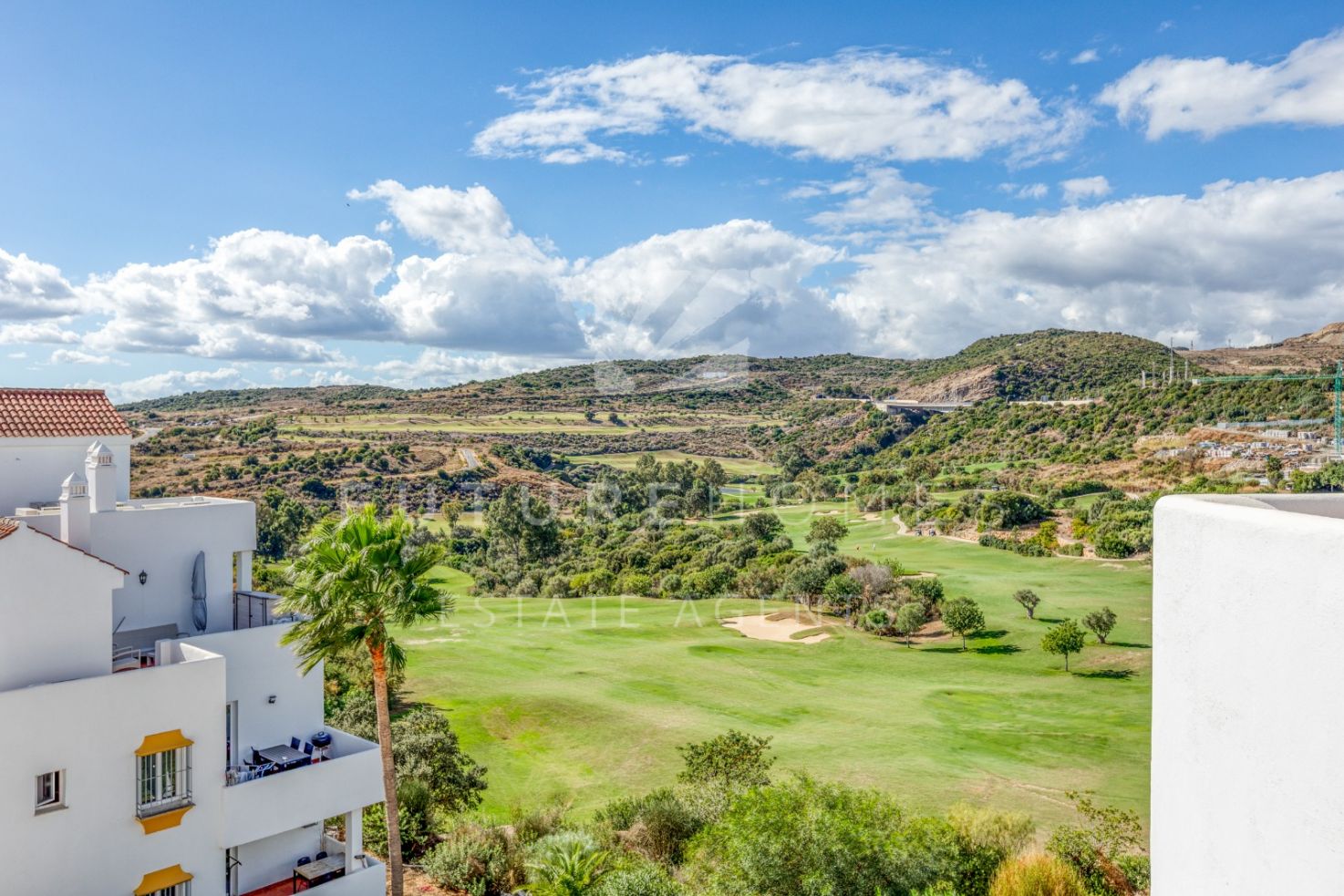 Frontline golf penthouse in Valle Romano with large terrace