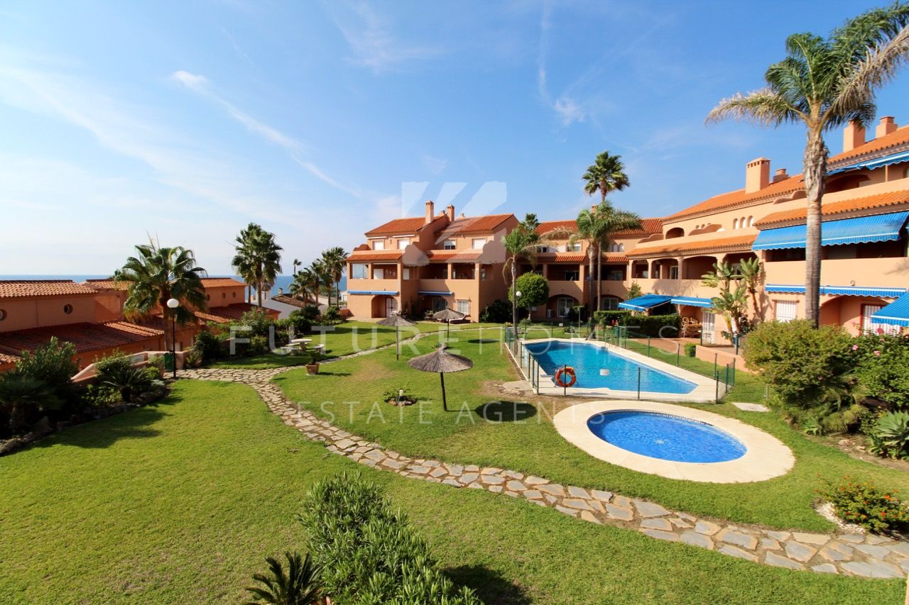 http://www.futurehomesspain.com/en-286-00165P_duplex-estepona.html