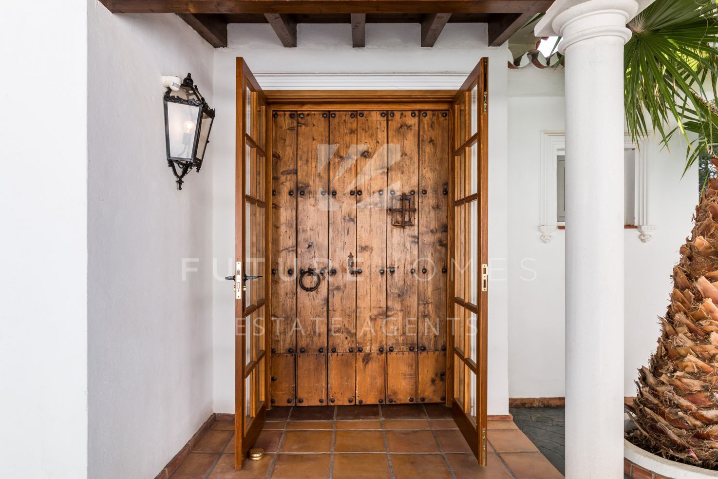 http://www.futurehomesspain.com/en-286-00152P_villa-el+paraiso-estepona.html