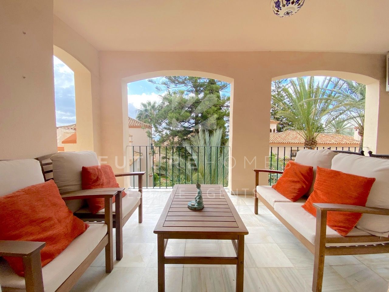 http://www.futurehomesspain.com/en-286-00033P_apartment-estepona+puerto-estepona.html
